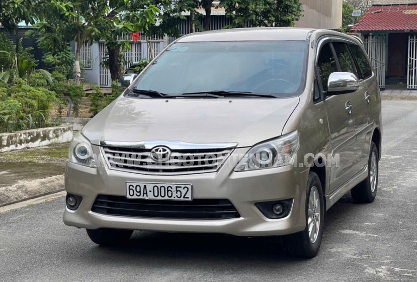 Toyota Innova 2.0E 2013