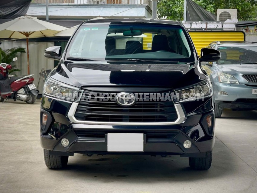 Toyota Innova E 2.0 MT