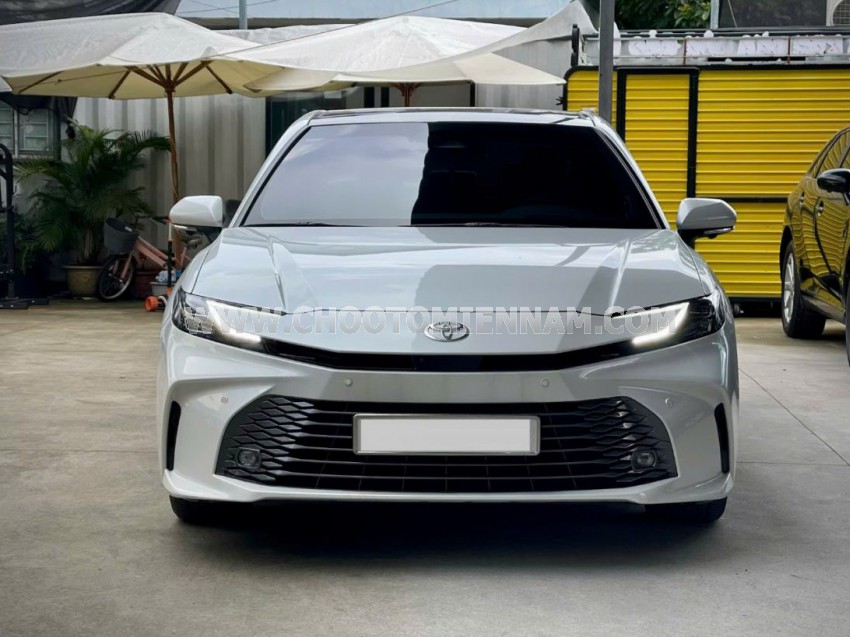 Toyota Camry 2.5 HEV Top