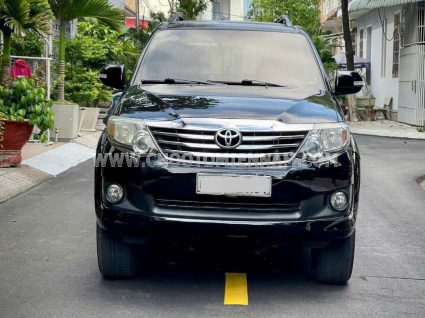 Toyota Fortuner 2.7V 4x4 AT 2013